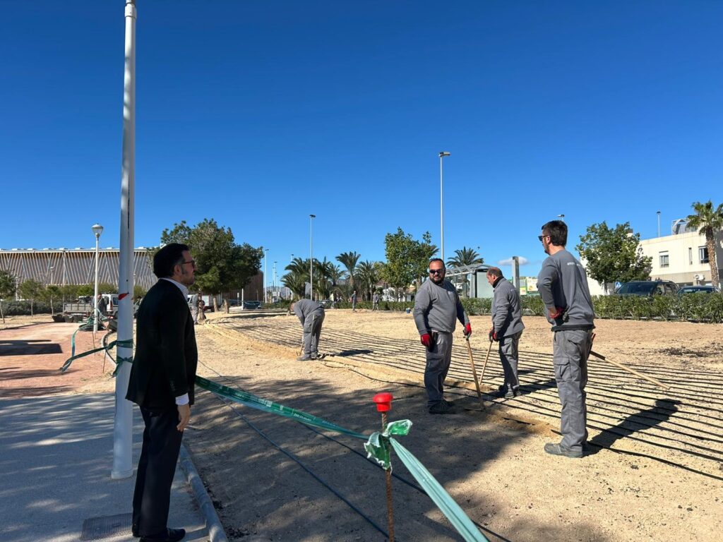 Elche inicia la construcción de 2.364 nuevos nichos en el Cementerio de San Agatángelo