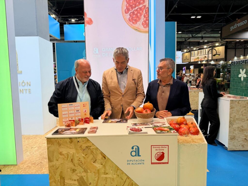 Boris Izaguirre y Eduardo Navarrete se suman a la promoción de la Granada Mollar de Elche en Fruit Attraction