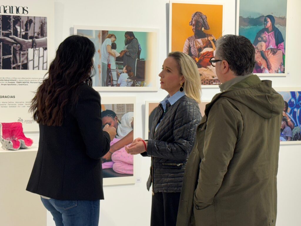 La Antigua Capilla de la Orden Tercera acoge la exposición fotográfica ‘Entre manos’ sobre el trabajo de cooperación de la Fundación Salud Infantil en Senegal