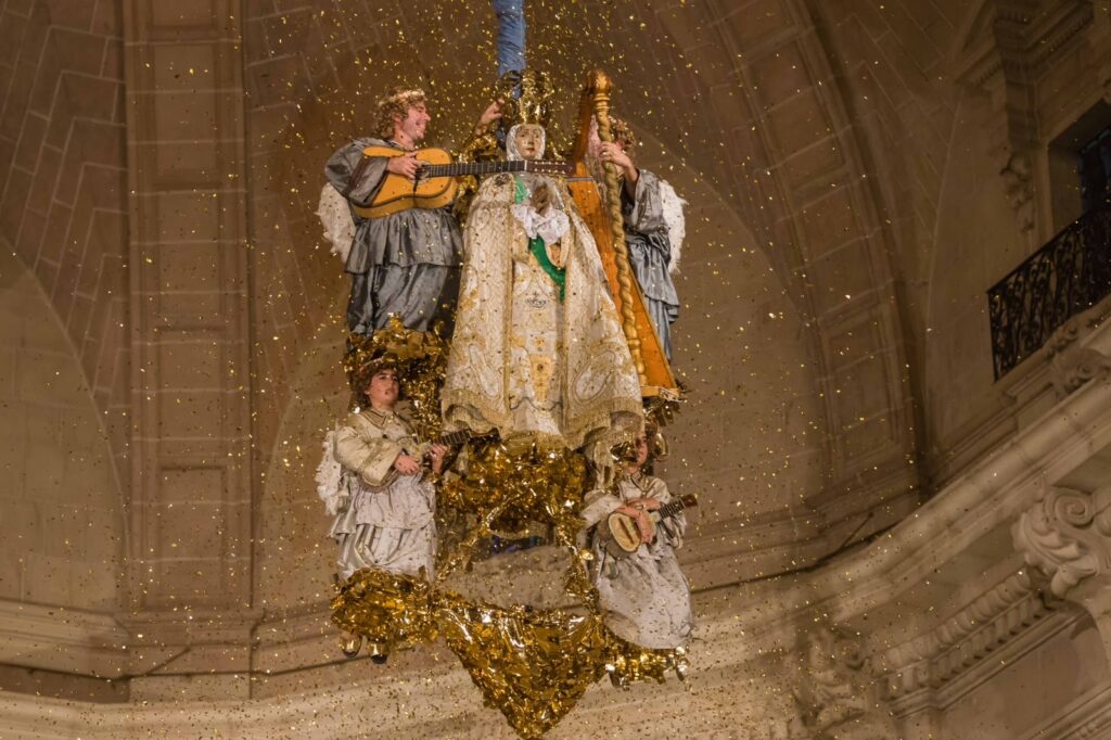Elche sorteará ocho entradas dobles para los ensayos del Misteri d’Elx