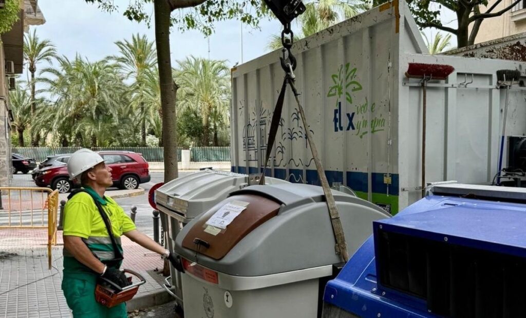 Elche Parque Empresarial estrena el contenedor marrón y se completa la implantación de la fracción orgánica