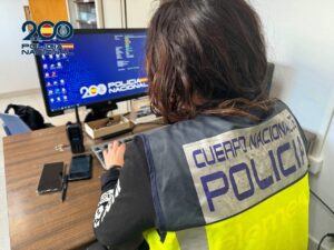 Detenido en Elche por entrar en una vivienda y robar un loro