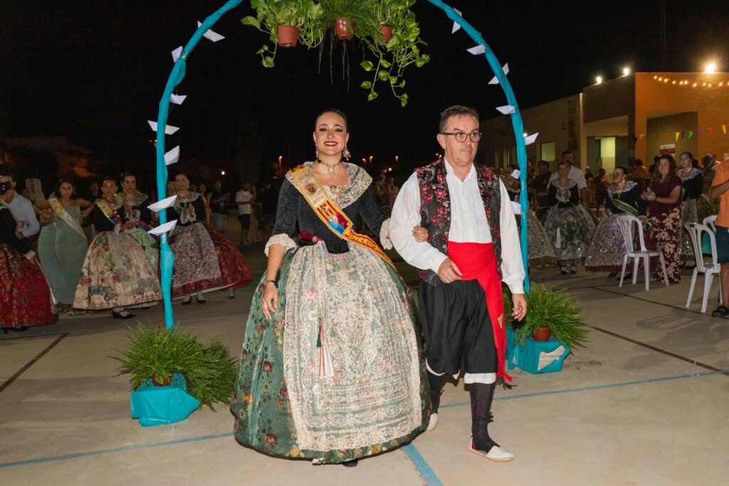 Las Bayas arranca sus Fiestas de Verano con un emotivo pregón