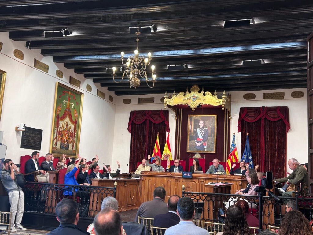 Elche aprueba por unanimidad una moción por el 25N para impulsar un nuevo Pacto de Estado contra la violencia hacia las mujeres