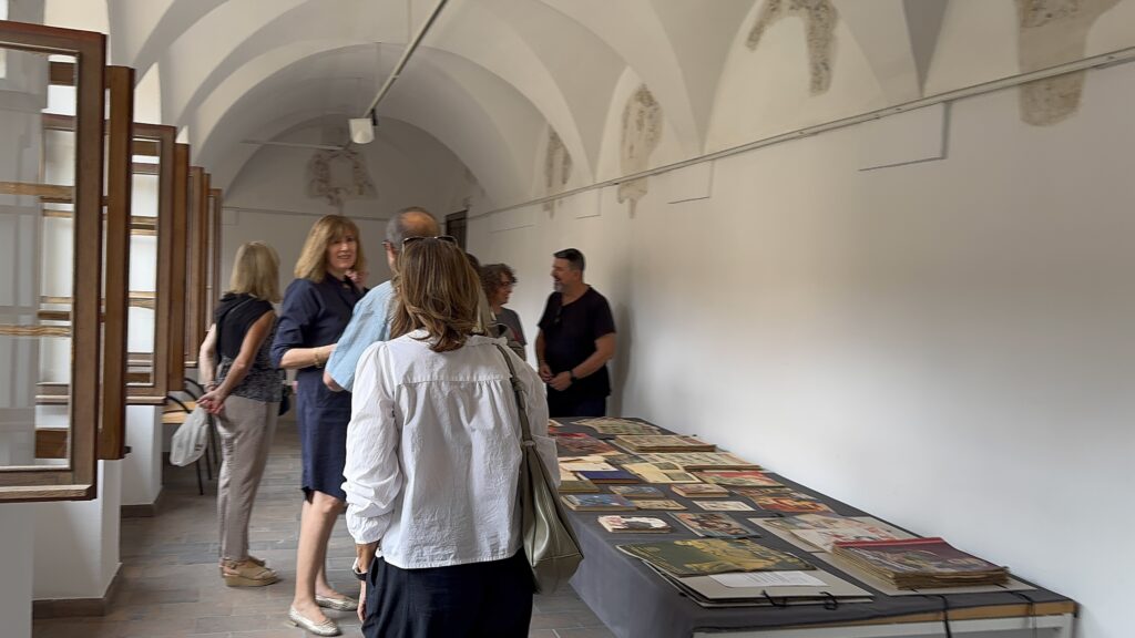 Elche recibe el archivo personal de Felipe Ayala, una colección de más de 2.300 publicaciones de los años treinta y cuarenta