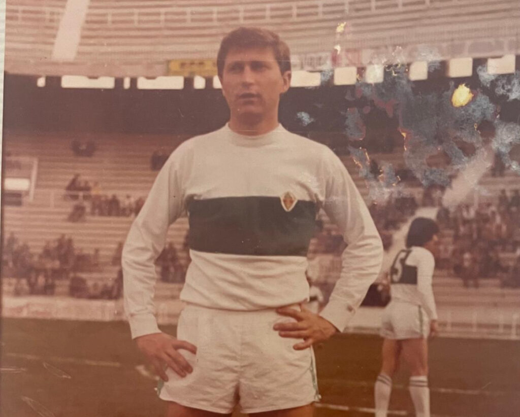 Carrazoni: “Mi mayor alegría fue representar a mi pueblo con la camiseta del Elche”