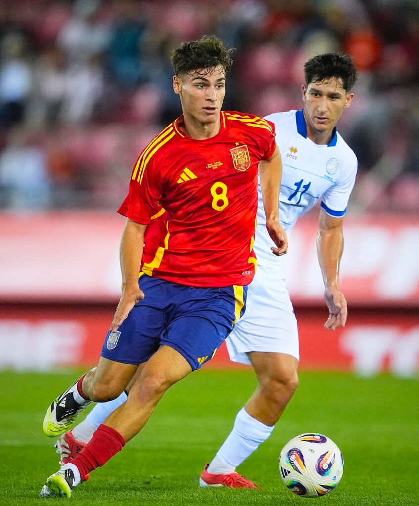 Rodrigo Mendoza, protagonista en las dos victorias de la selección española sub-21