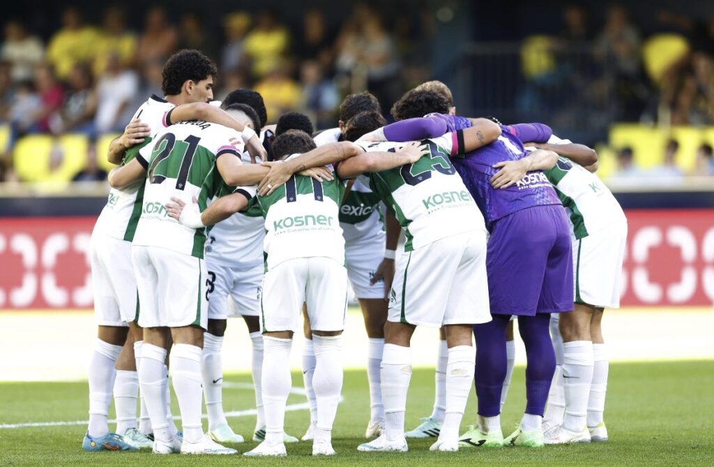 El Elche busca prolongar su buena dinámica entre la polémica de Vallecas