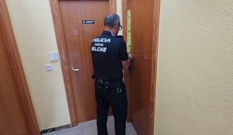 Clausurada en Elche una vivienda donde se ejercía de forma clandestina el cuidado de personas dependientes