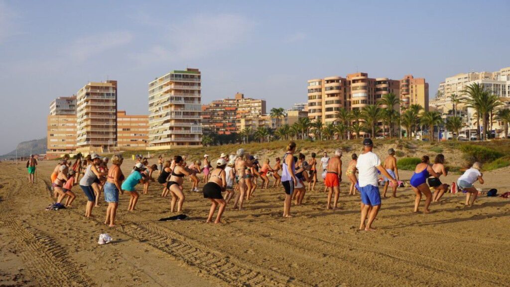 Las playas de Arenales, El Altet y La Marina acogen actividades del programa ‘En forma’