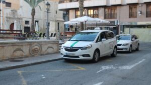 La Asociación de Empresarios de Auto-Taxis de Elche Pide Disculpas por Problemas de Transporte