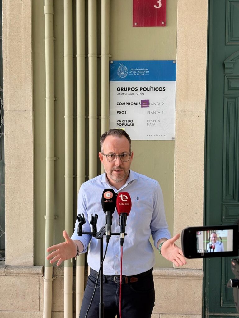 El PSOE de Elche exige participación y transparencia en el nuevo contrato de autobús urbano