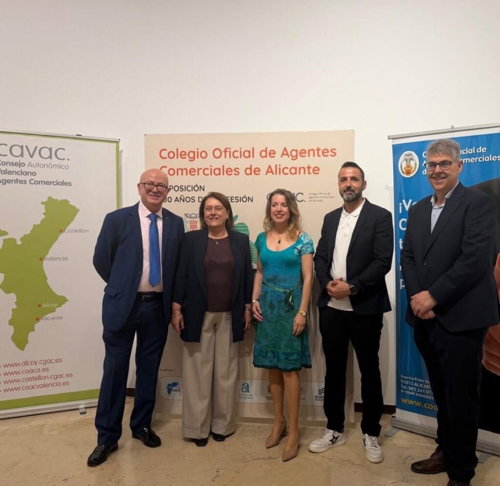 Jovempa Elche y Comarca respalda una exposición dedicada a la memoria de los “viajantes del calzado”
