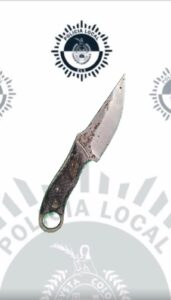 La Policía Local de Elche retira un cuchillo hallado en un baño portátil