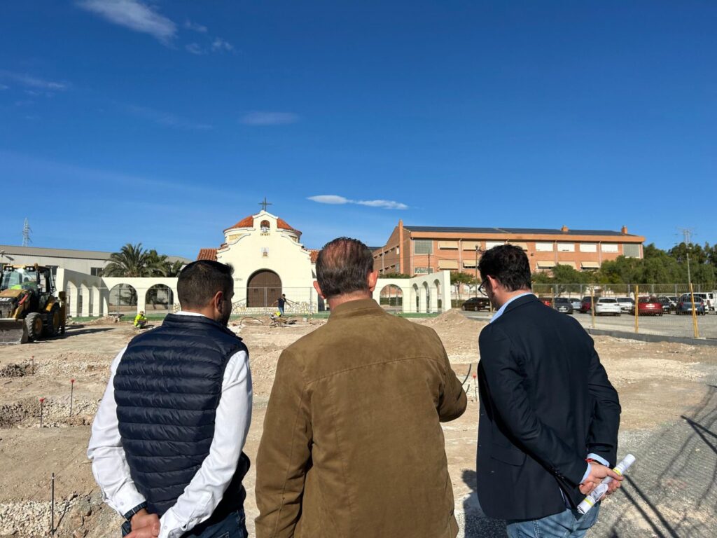 El Ayuntamiento de Elche transforma el entorno de la ermita de San Crispín con una inversión de 140.000 euros