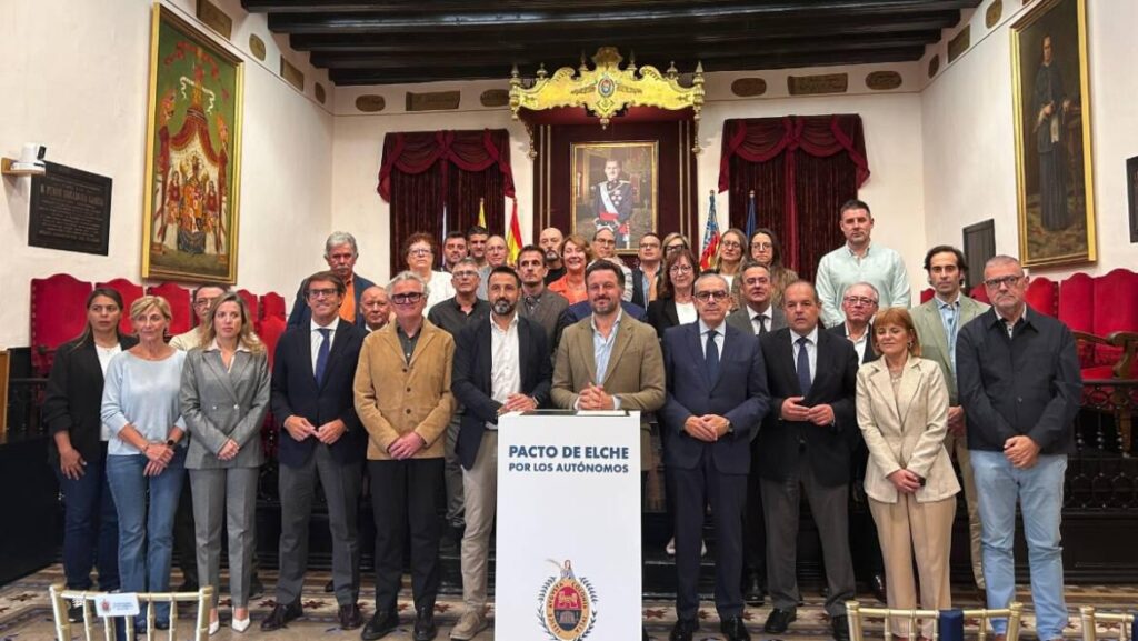 Elche firma el Pacto por los Autónomos con el compromiso de impulsar medidas de apoyo al emprendimiento
