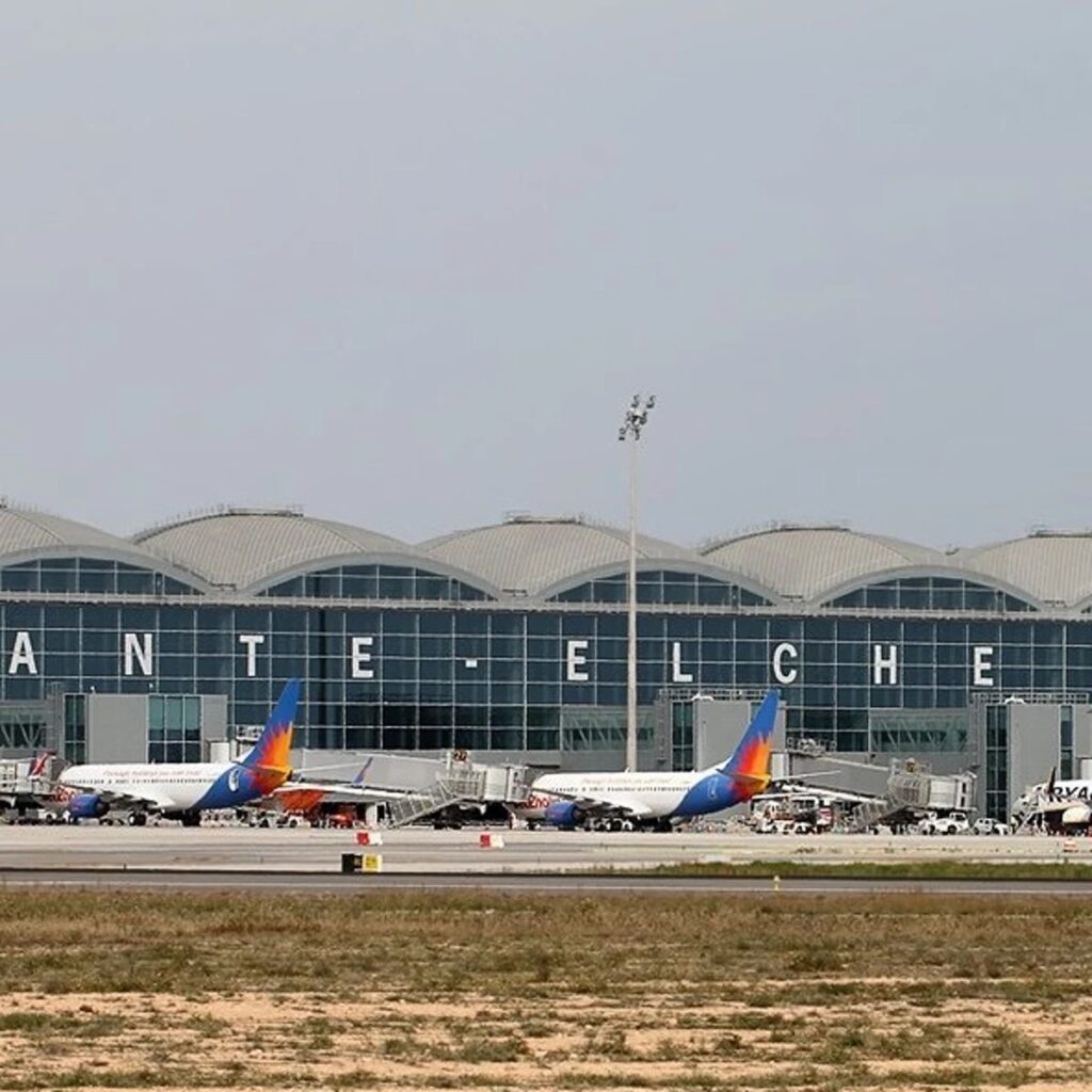 El aeropuerto de Elche Miguel Hernández sigue batiendo récords… pero con retos pendientes