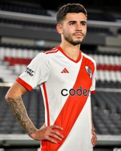 Elche insiste por Santiago Simón y prepara una nueva oferta a River Plate